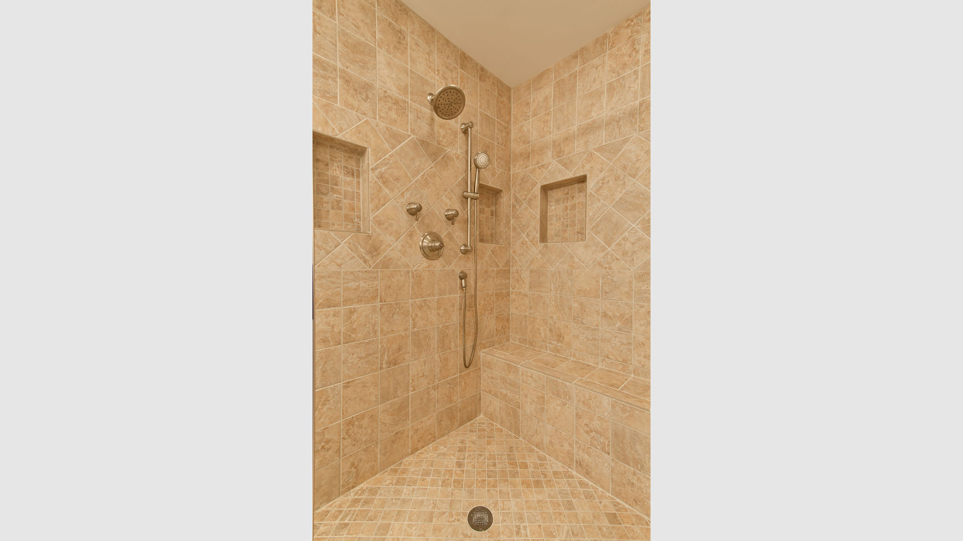 Bath 82 Gallery