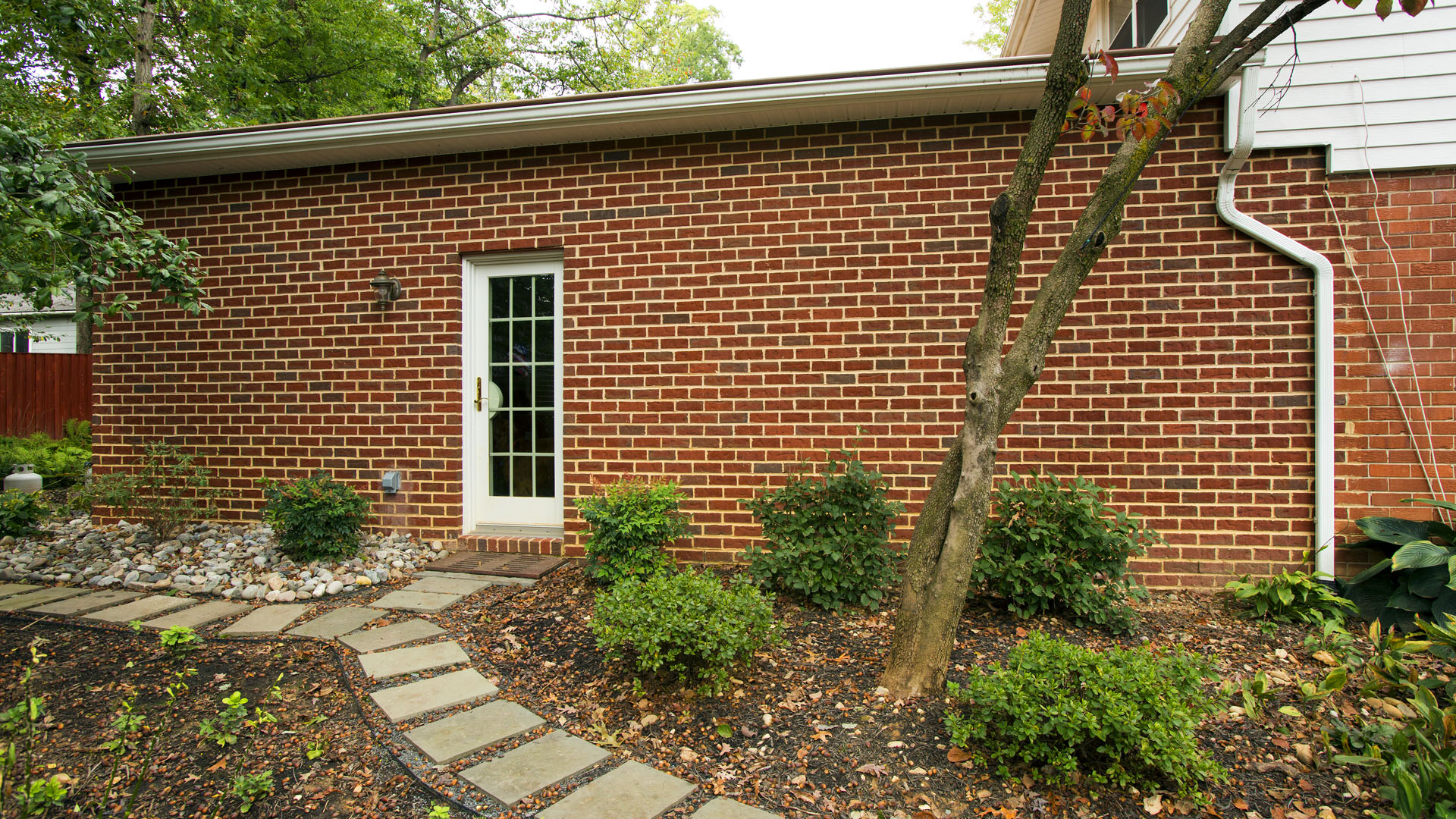 Saal Rear East