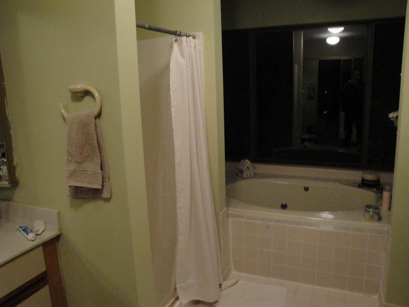 BATHROOM-408