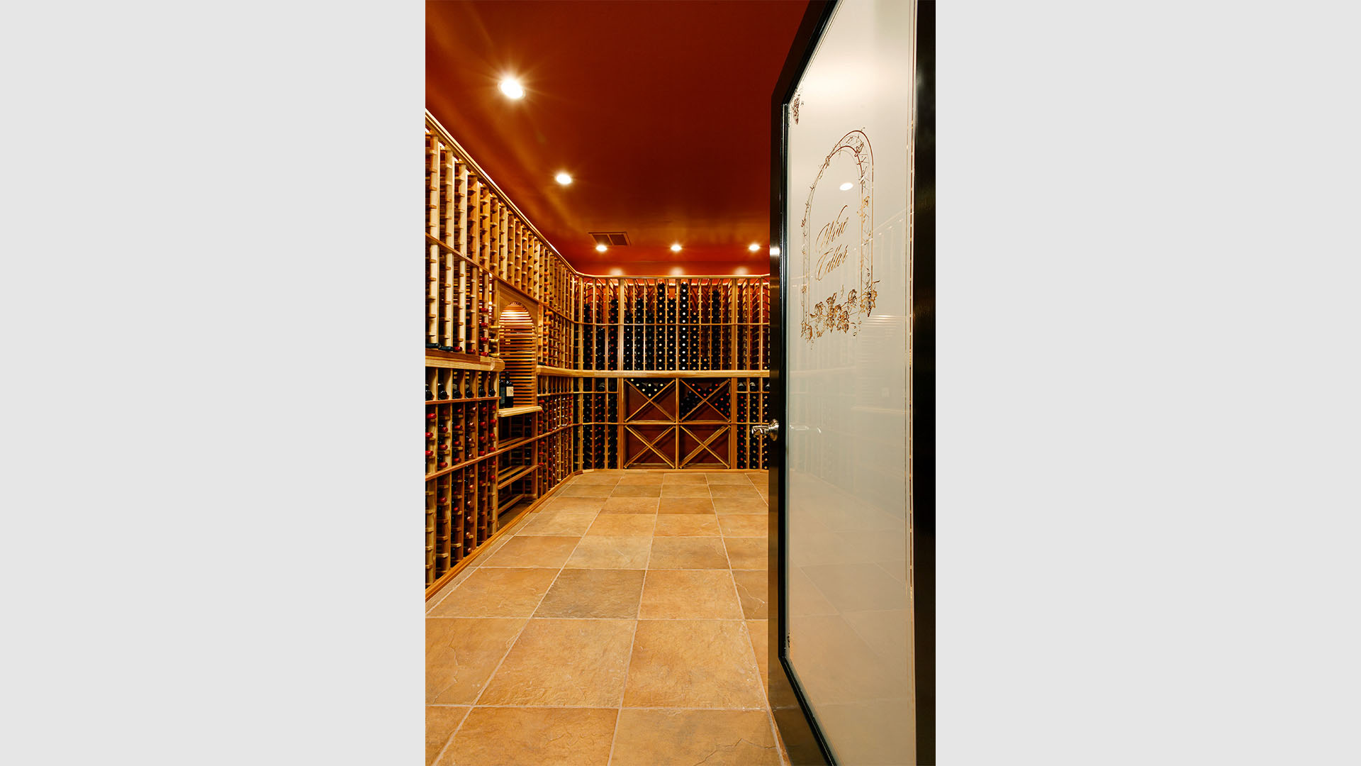 Collado wine door in 2821
