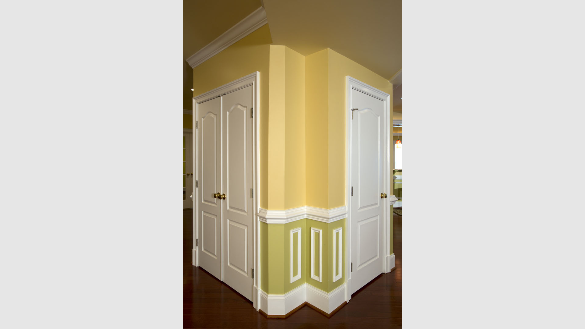 Ravi base doors
