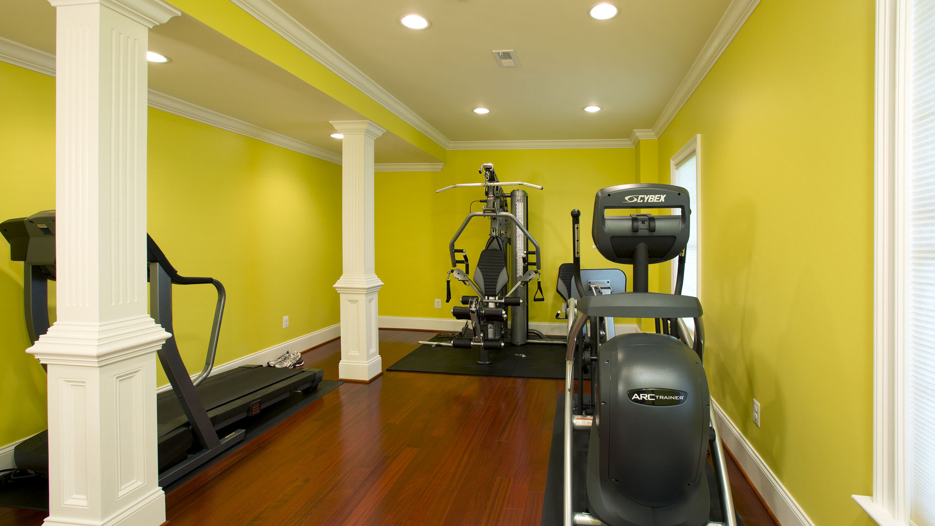 Ravi gym R