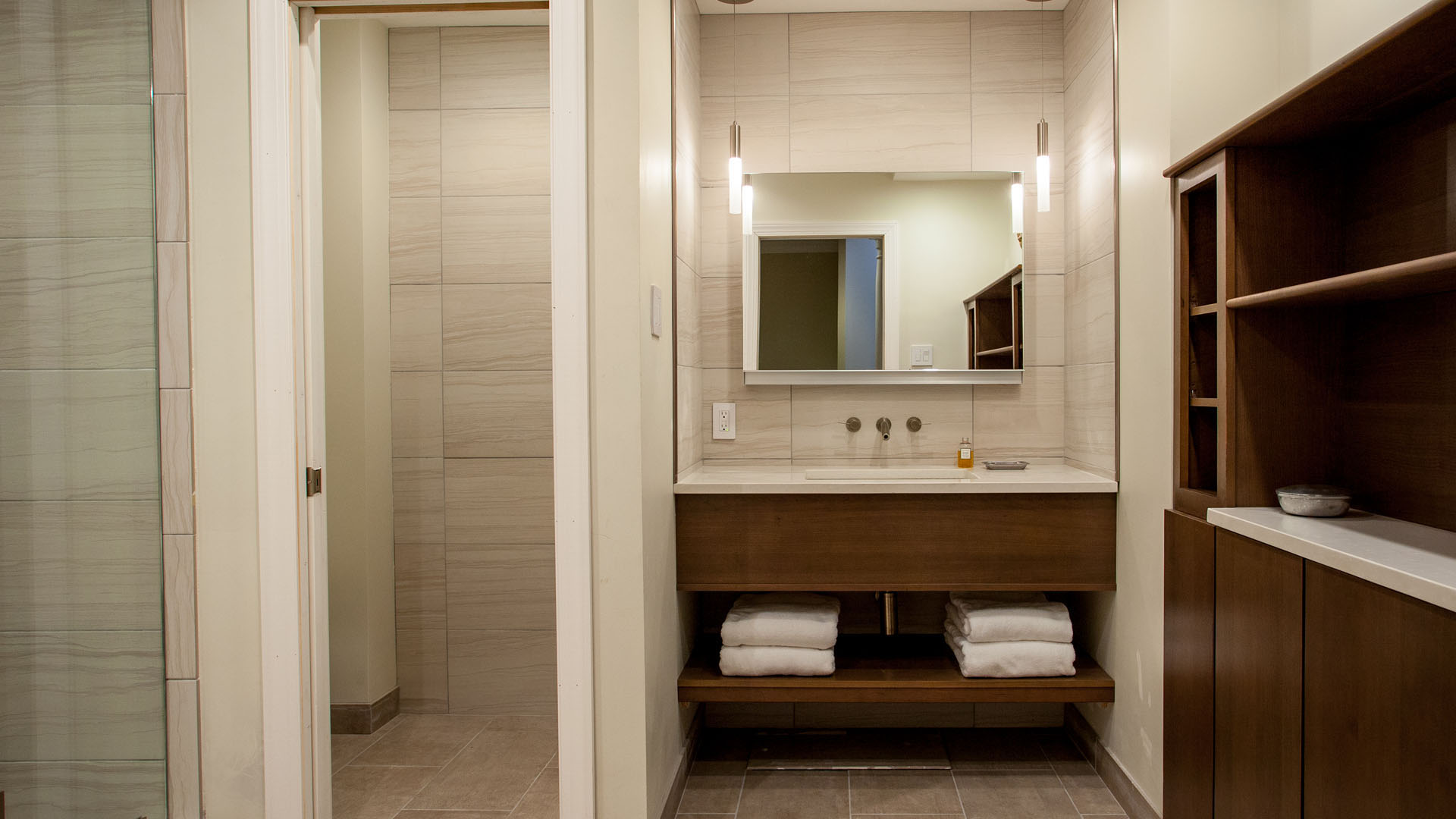 BATHROOM-409