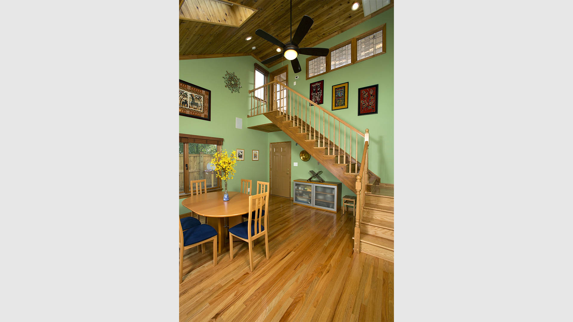 Steph Dine stair 29
