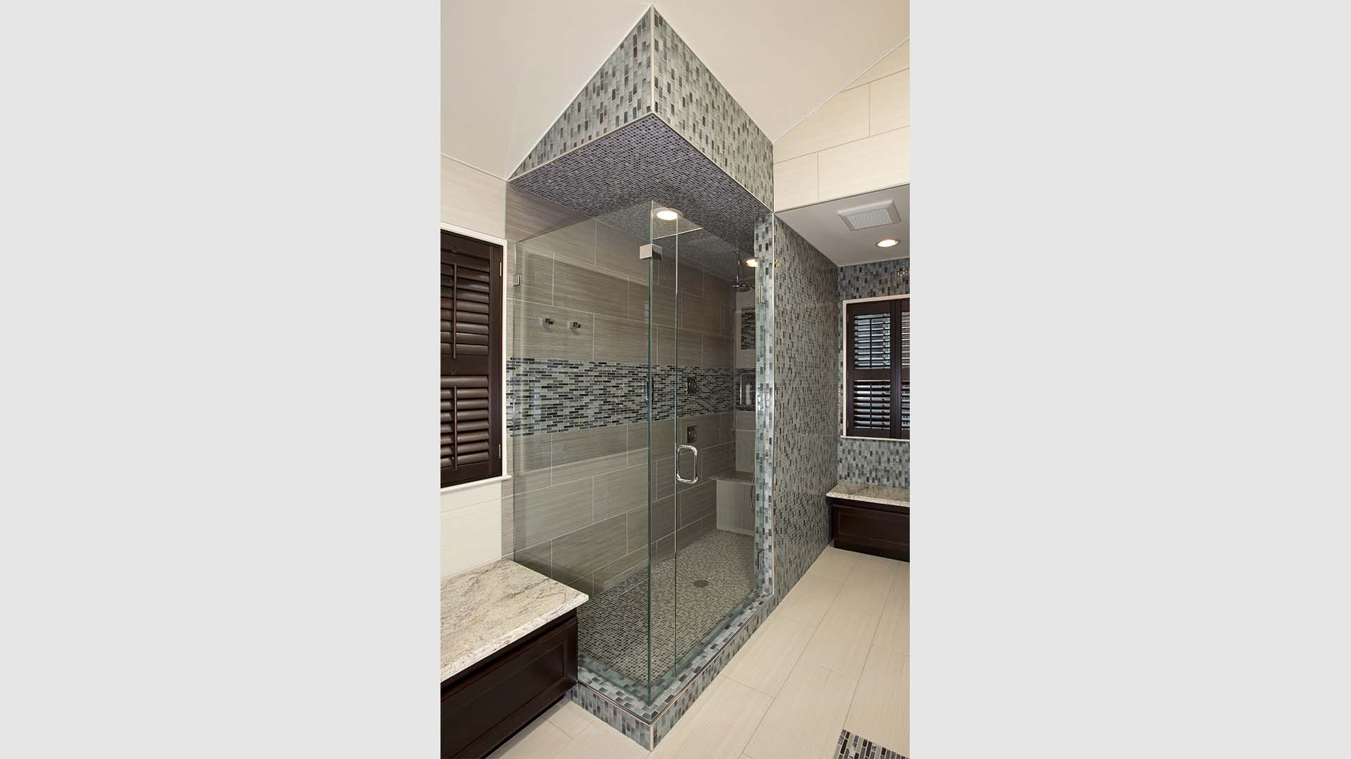 Tran ba shower crop 10