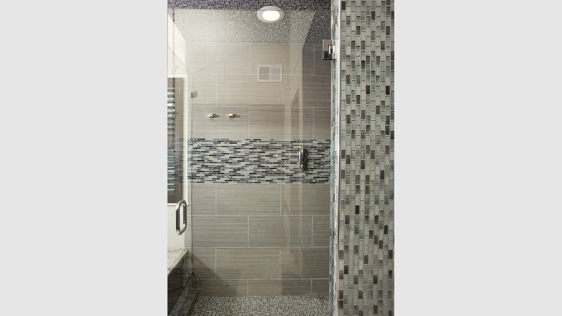 Tran ba tile 35