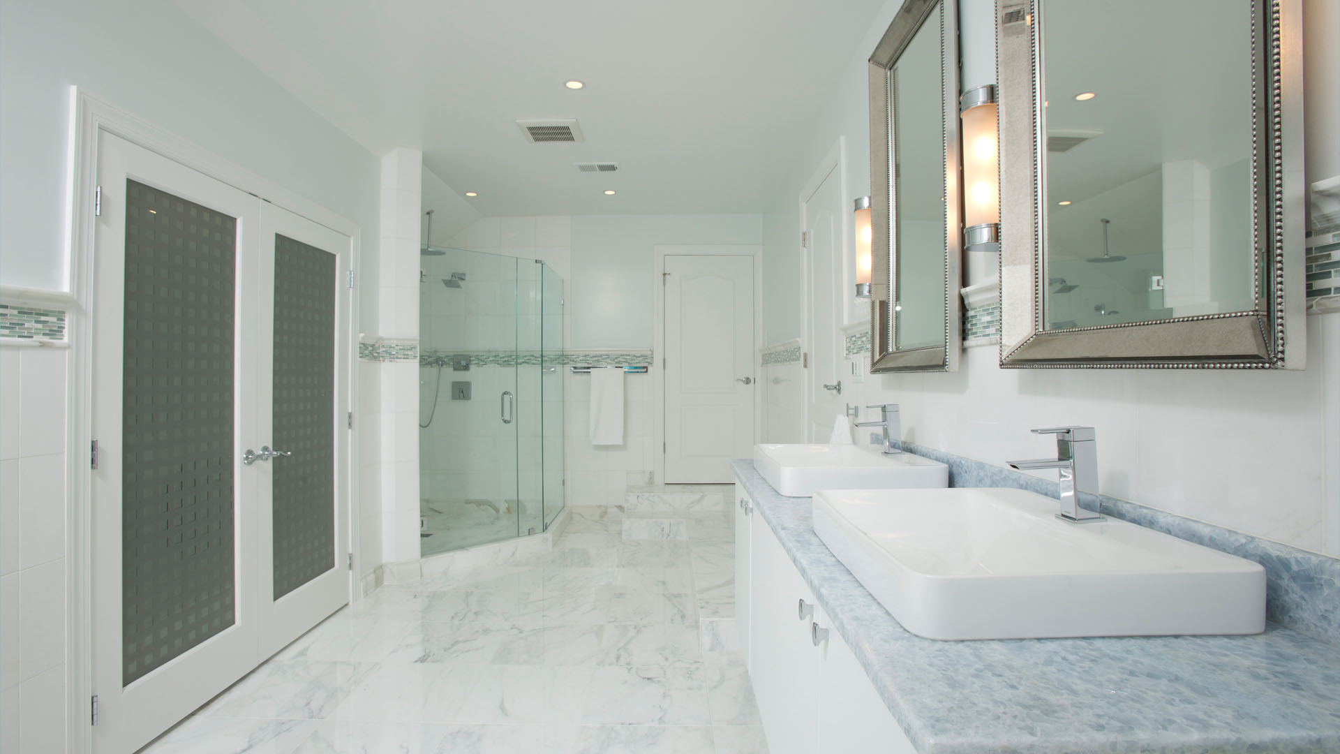 BATHROOM-403