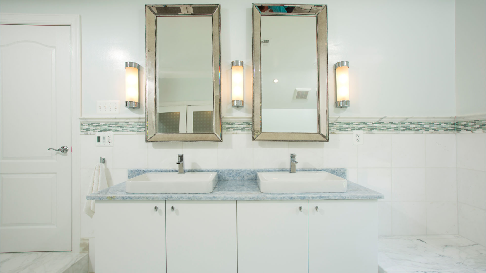 BATHROOM-403