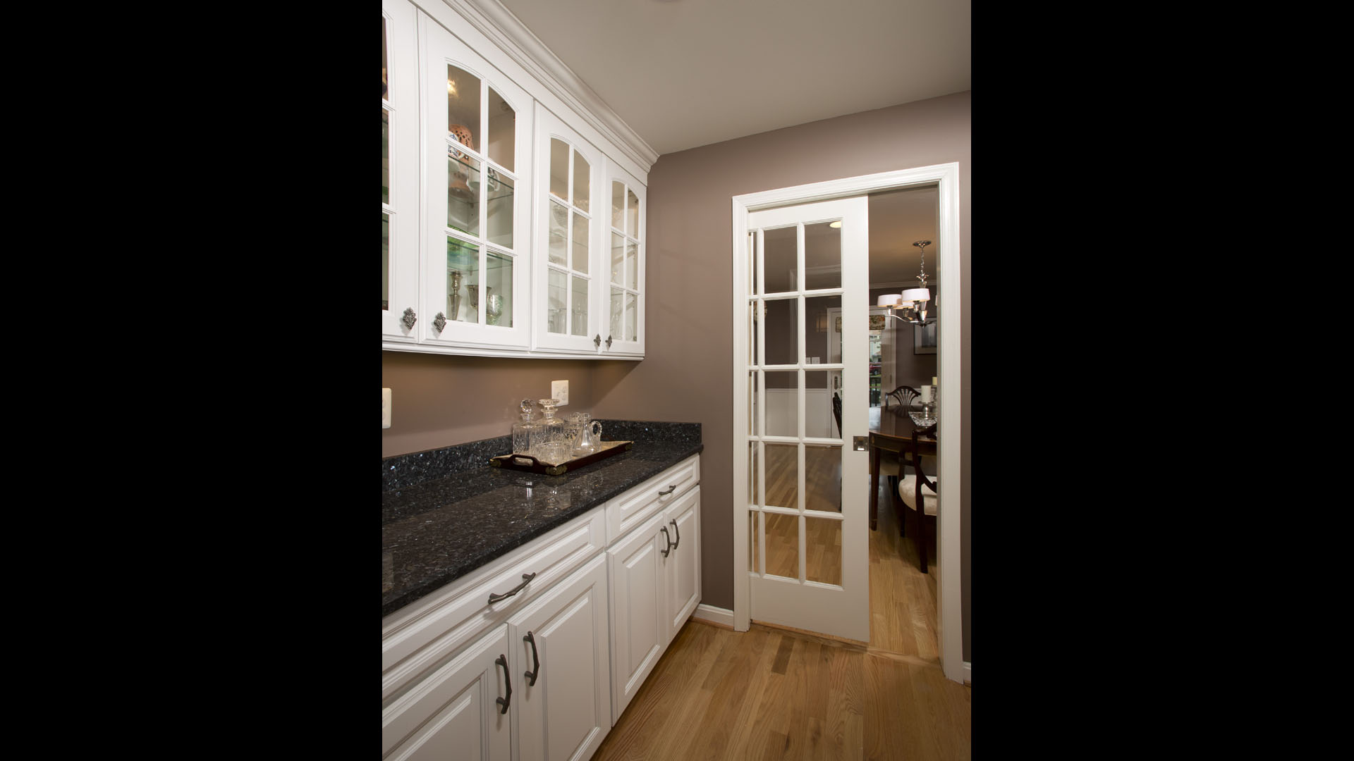 Griffiths bar door