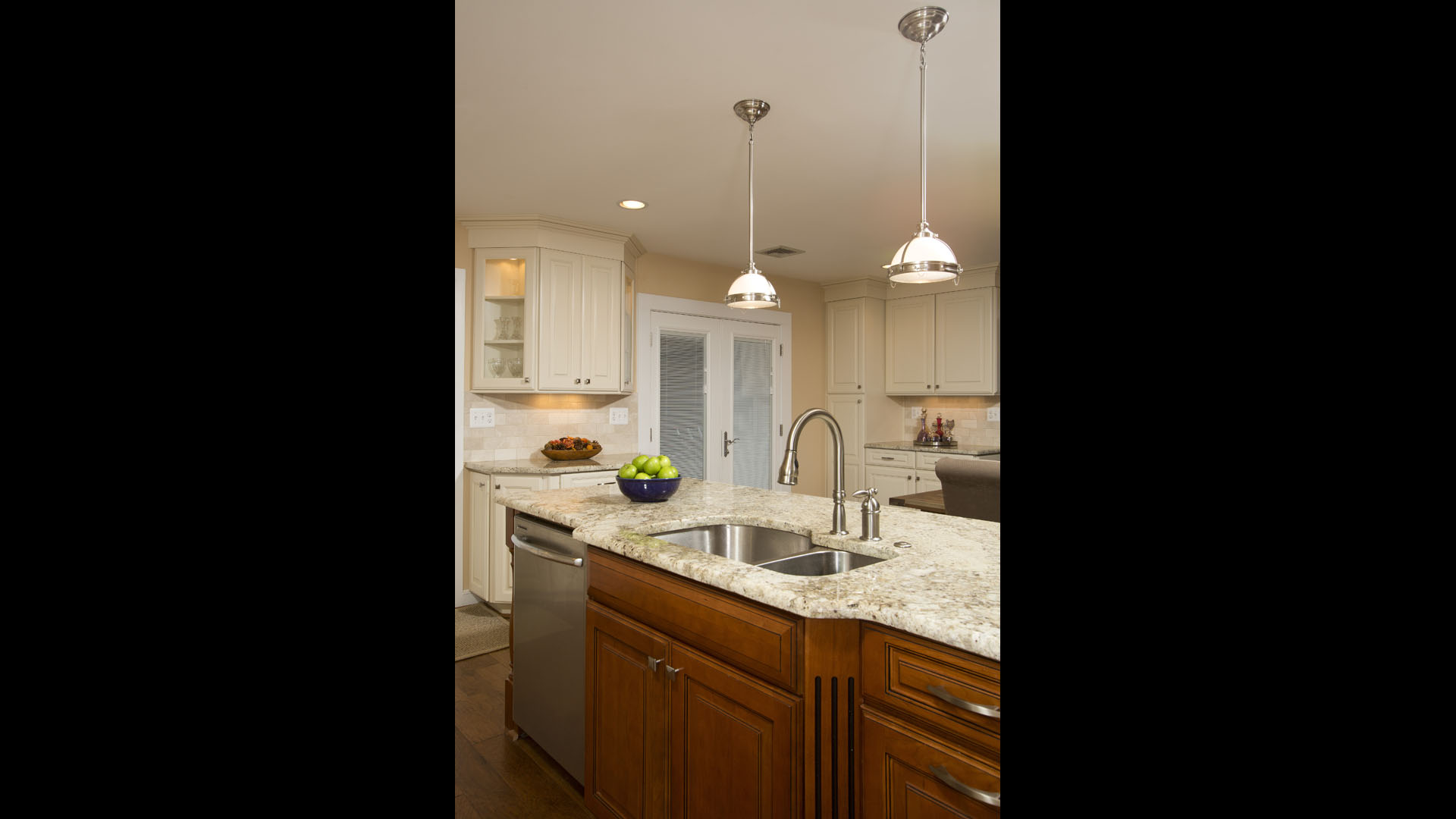 2015 Chrysalis Award South Region Winner, Residential Kitchen Remodel $50,000 – $75,000