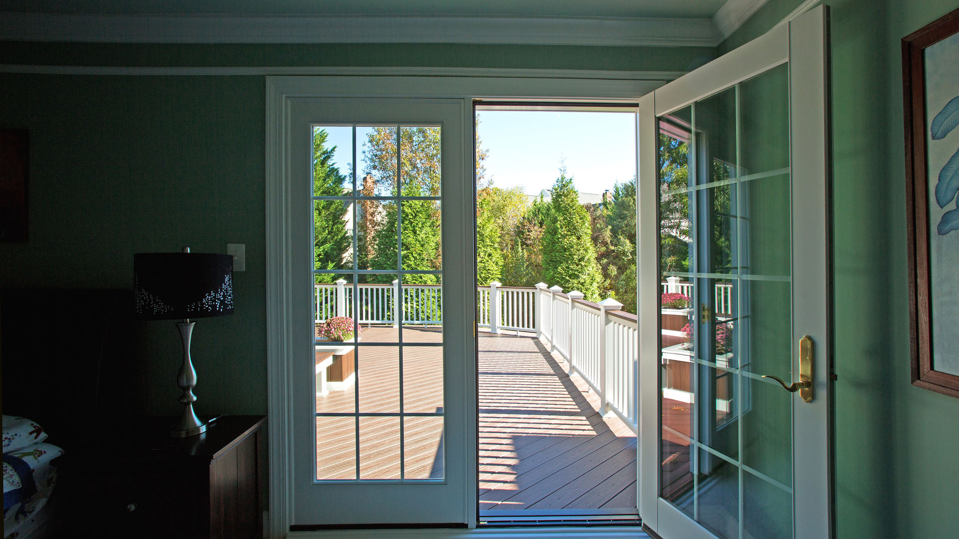 Sarrdana up deck door
