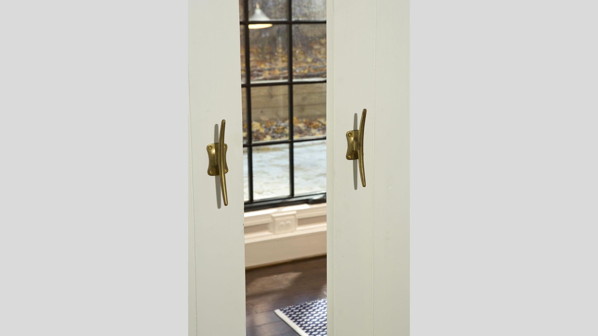 Vote door handles