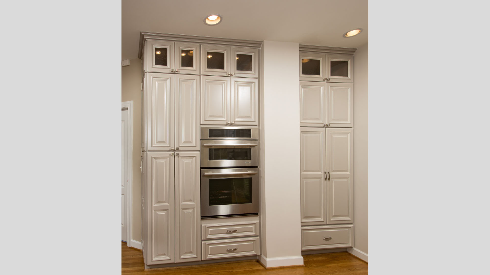 White kit oven