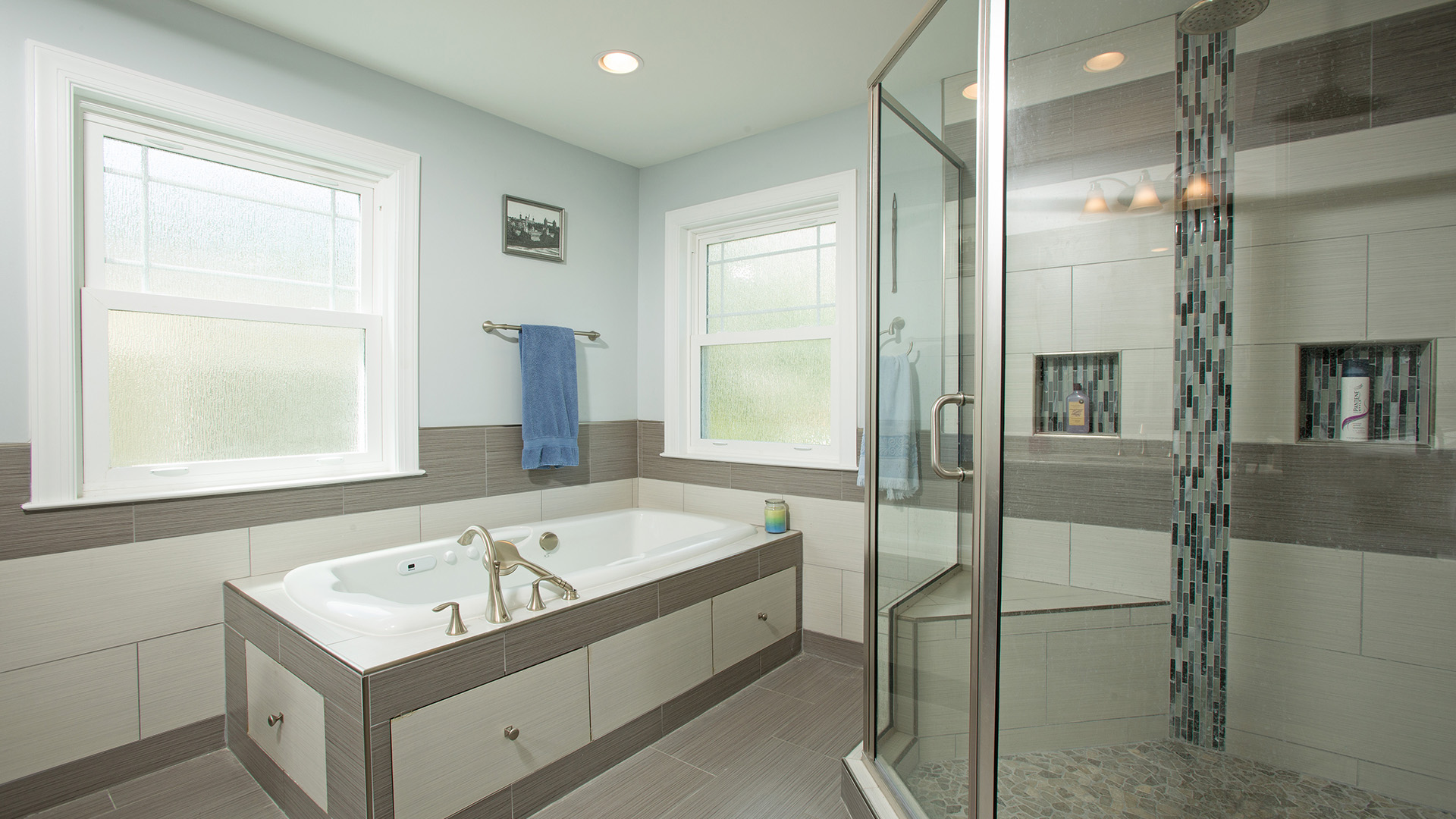 Quinn MBa tub