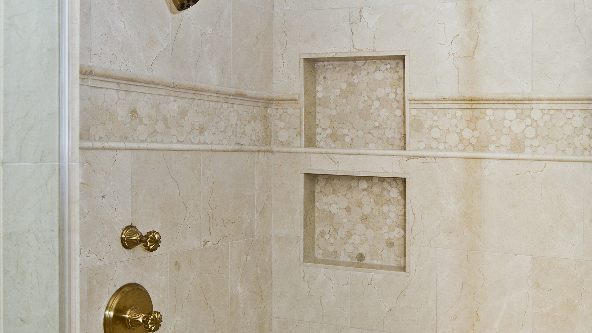 2018 NARI Capital CotY Grand Award Winner, Residential Bath Over $100,000
