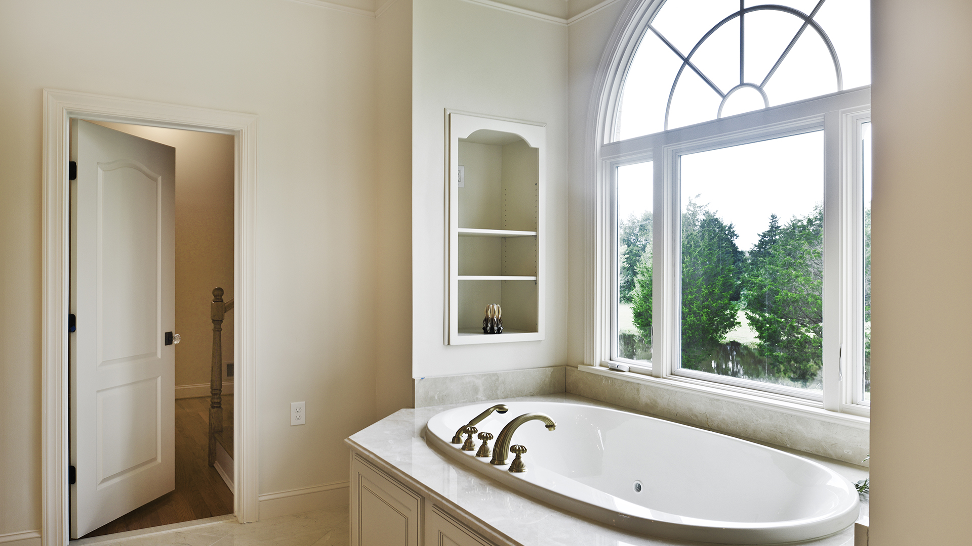 2018 NARI Capital CotY Grand Award Winner, Residential Bath Over $100,000