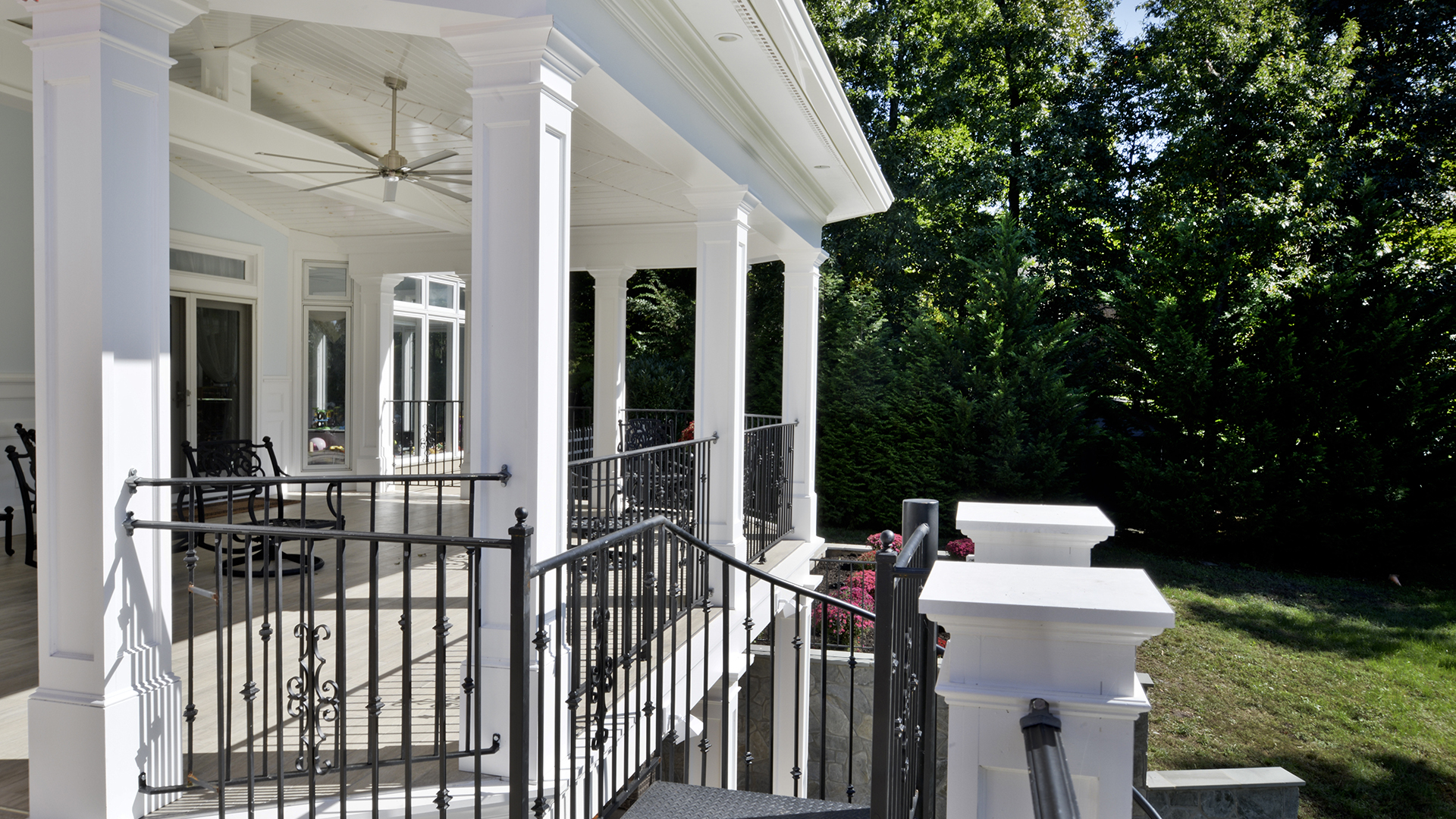2018 NARI Capital CotY Merit Award Winner, Residential Exterior Over $200,000