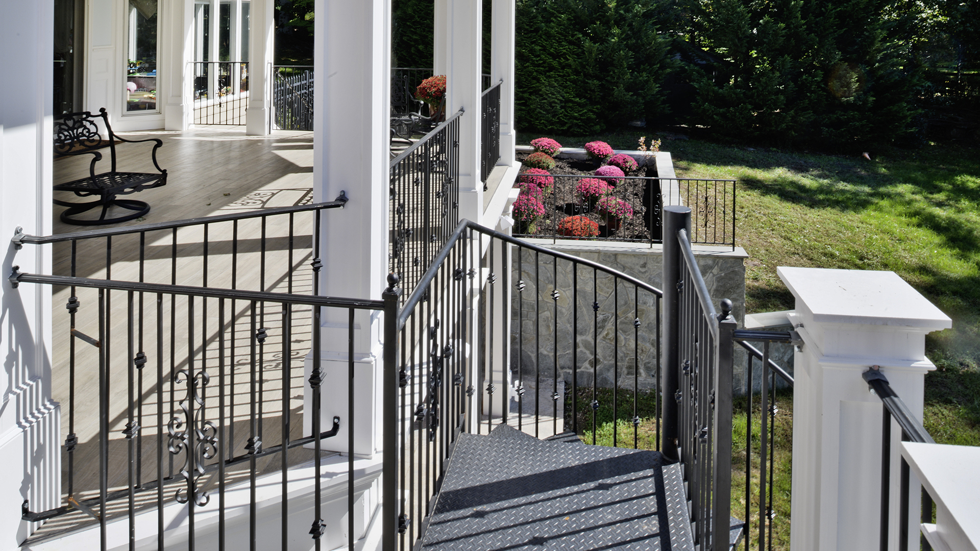 2018 NARI Capital CotY Merit Award Winner, Residential Exterior Over $200,000