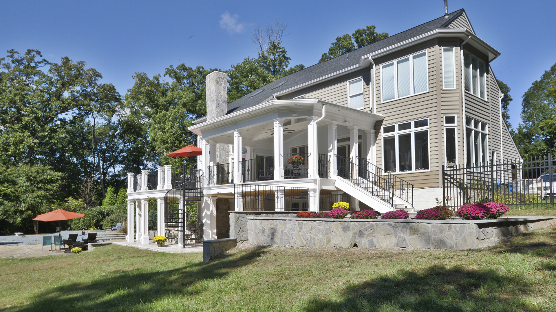 2018 NARI Capital CotY Merit Award Winner, Residential Exterior Over $200,000