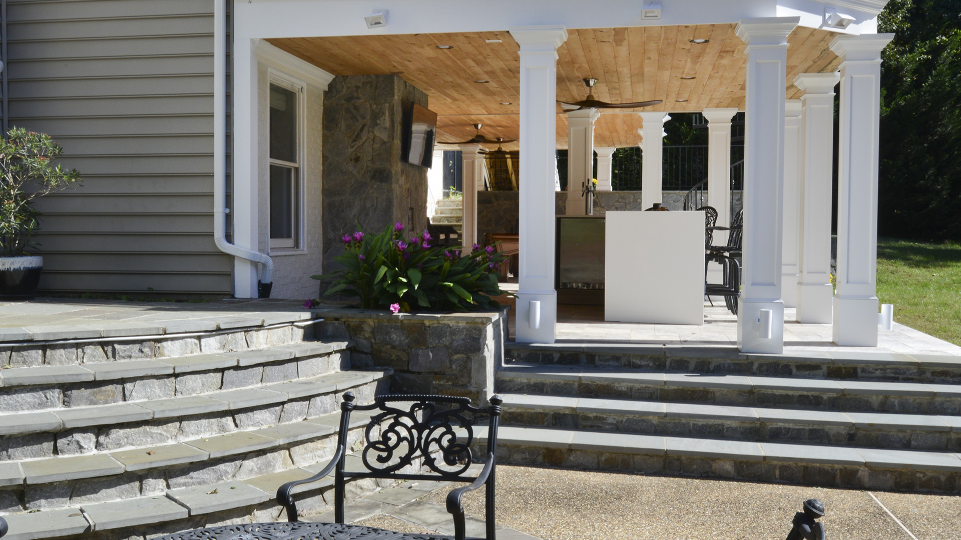 2018 NARI Capital CotY Merit Award Winner, Residential Exterior Over $200,000
