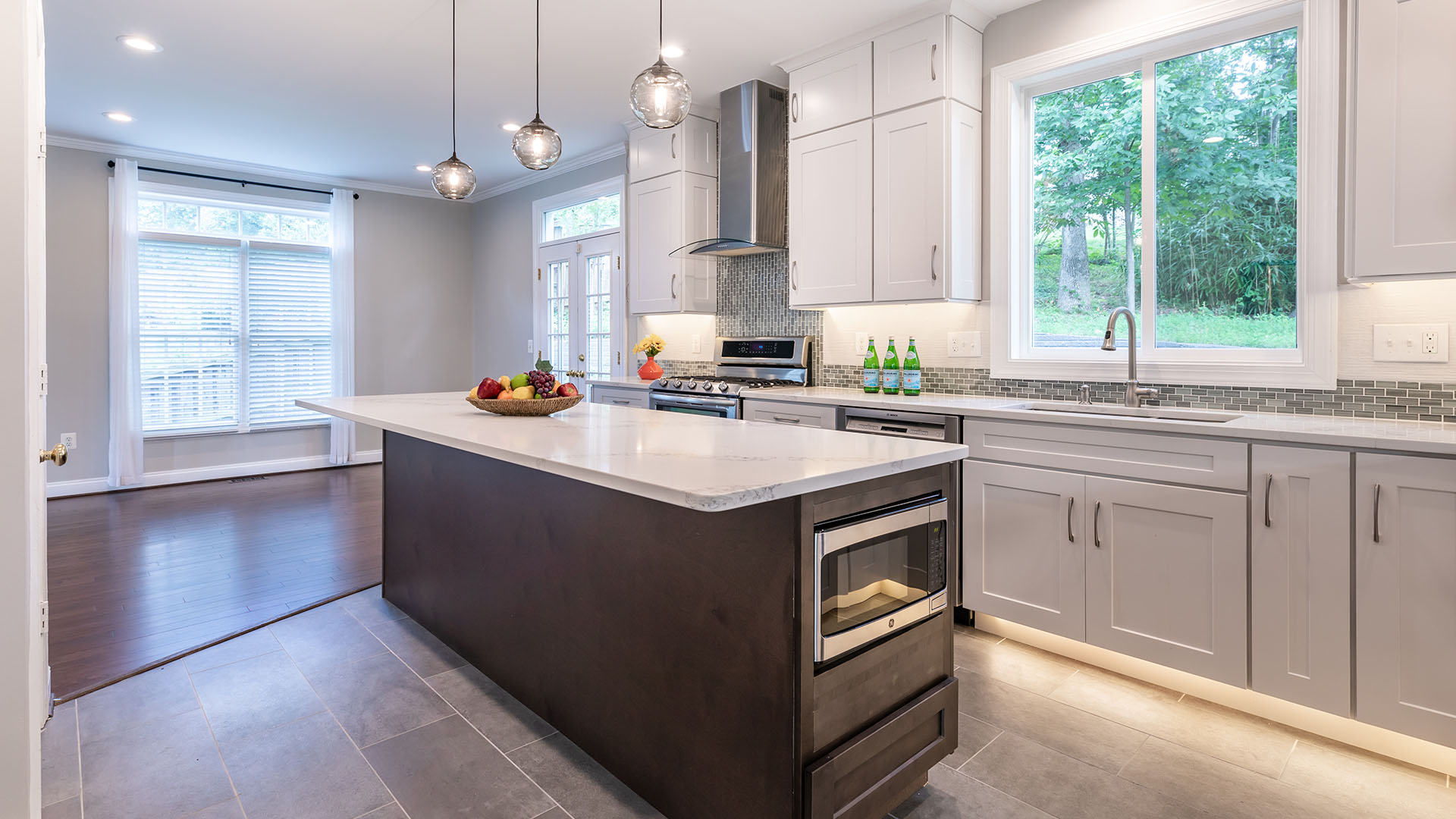 Kitchen - 2210 - Featured