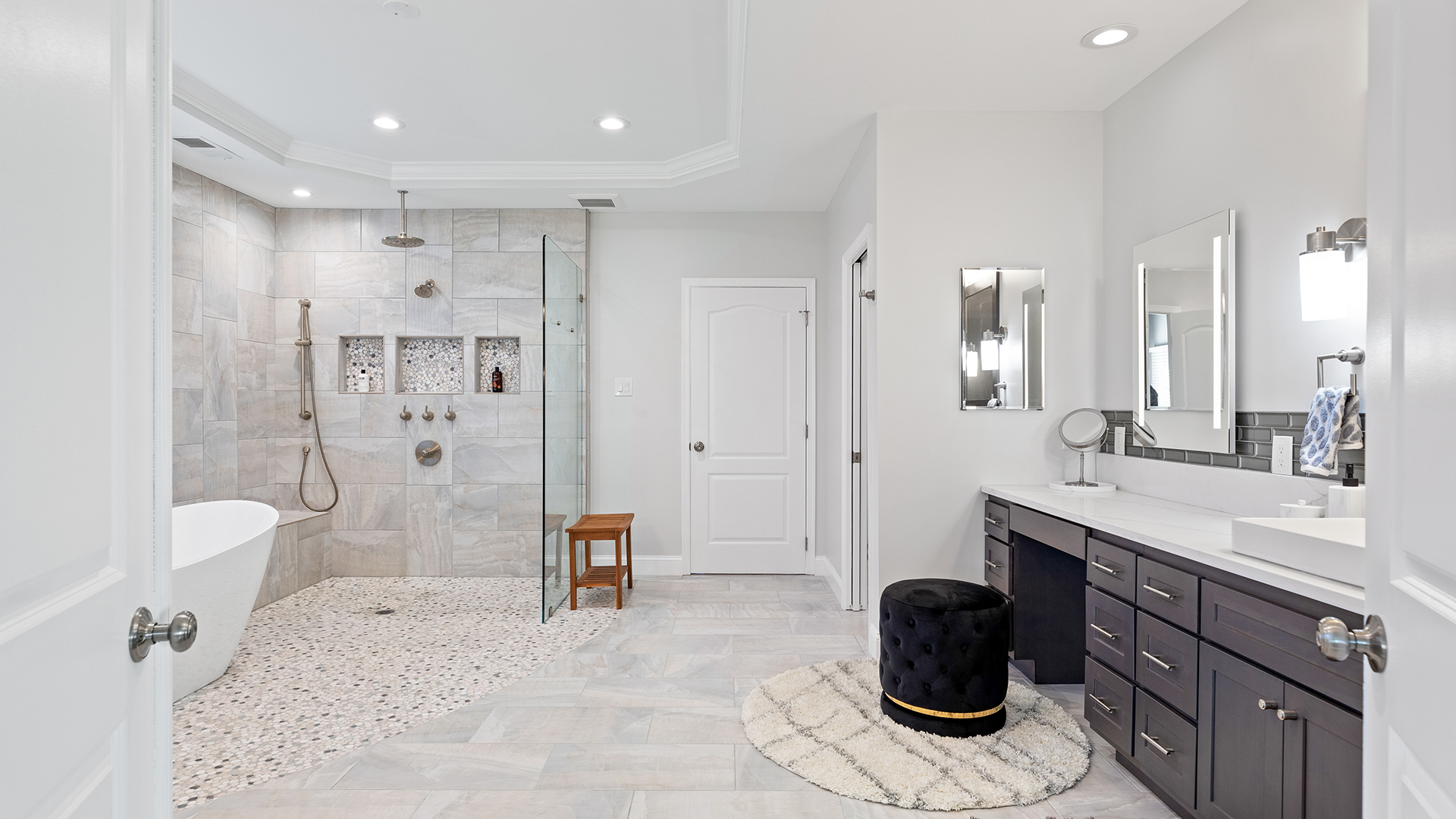 Bathroom – 2307