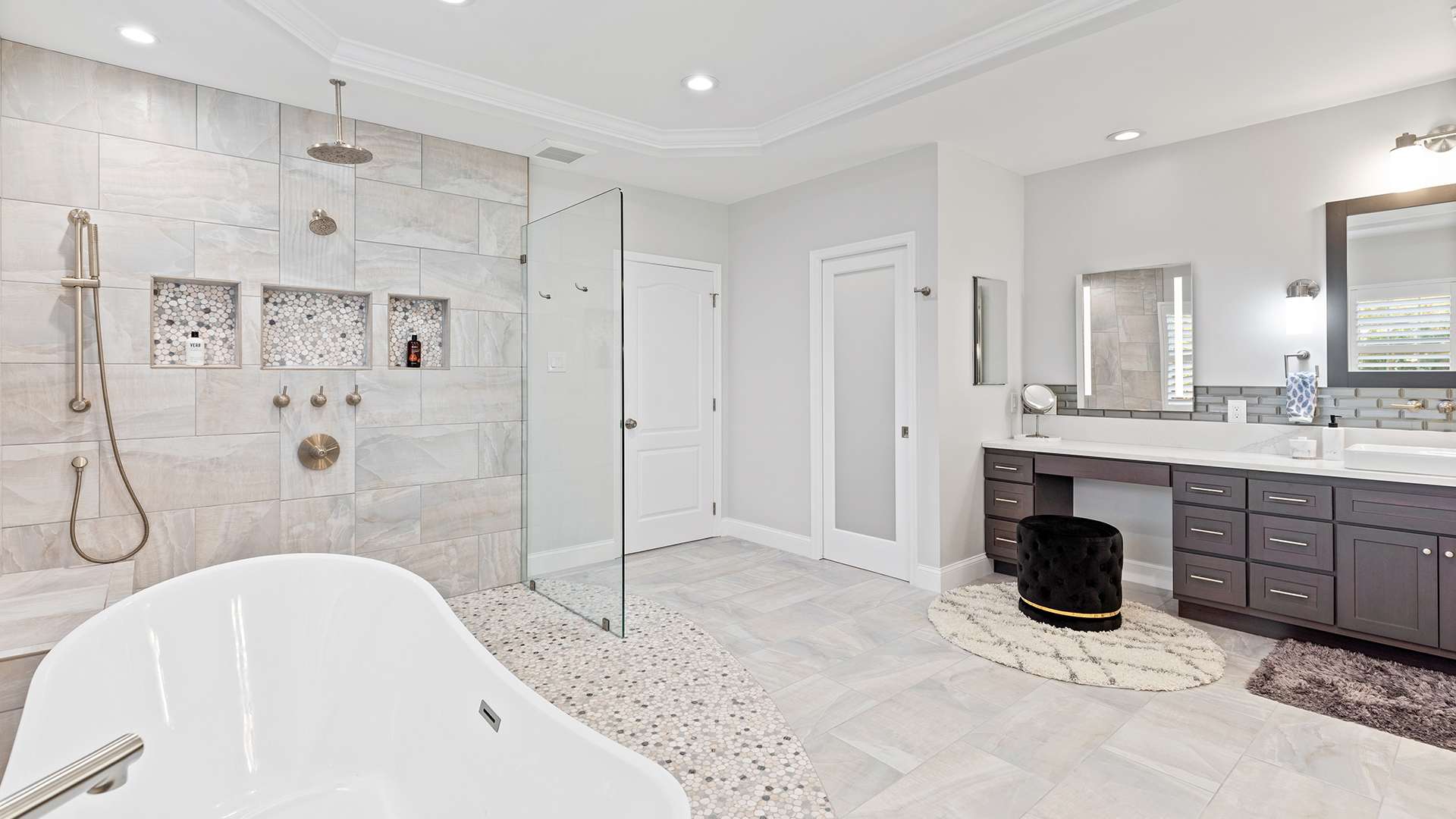 Bathroom – 2307