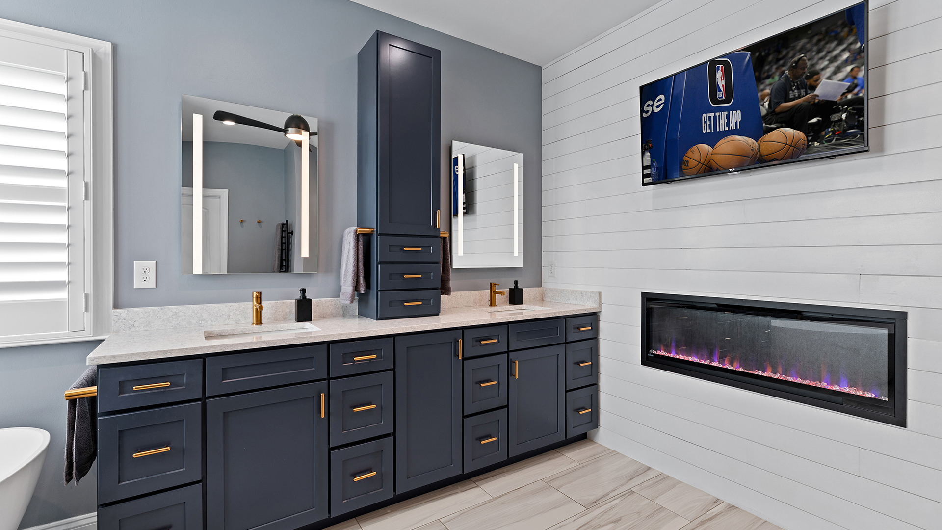 Bathroom - 2401-2