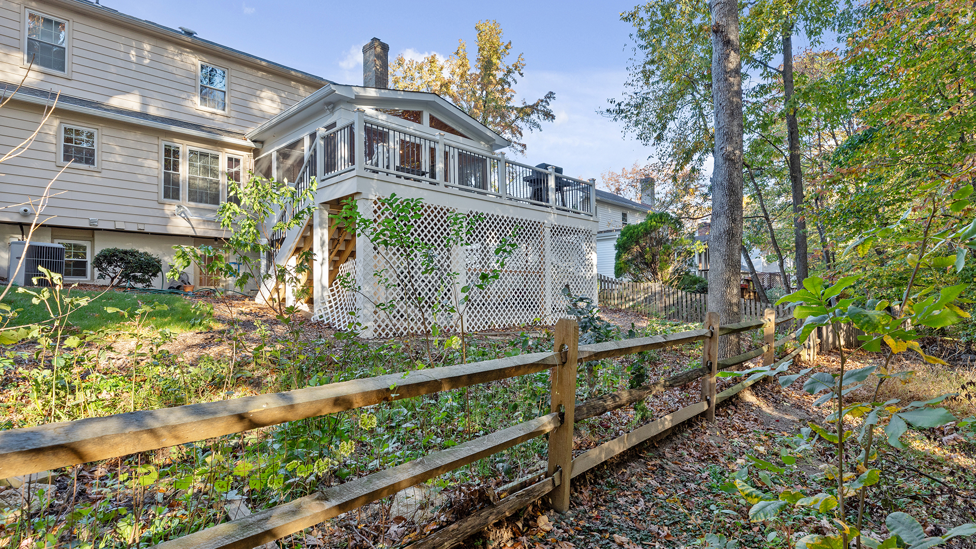 Outdoor Living - 2402-2